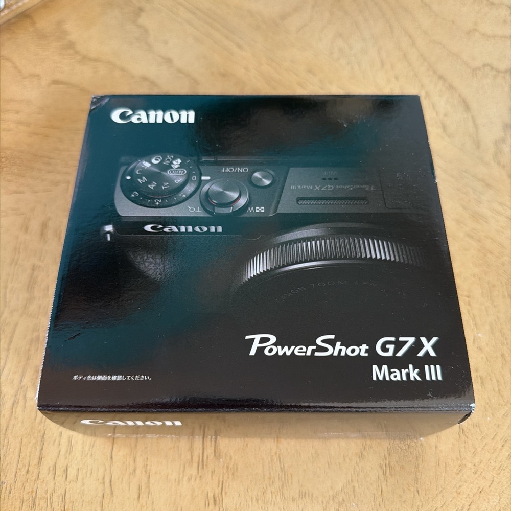 Canon PowerShot G7 X Mark III in Classic Black